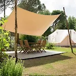 Kemping Niezla Szopka Domki Nad Jeziorem *