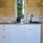 Niezla Szopka Domki Nad Jeziorem Kamp alanı