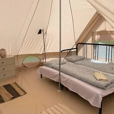 Glamping Nad Jeziorem * Nowe Guty