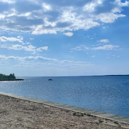 مكان تخييم Niezla Szopka Nad Jeziorem نوي غوتي