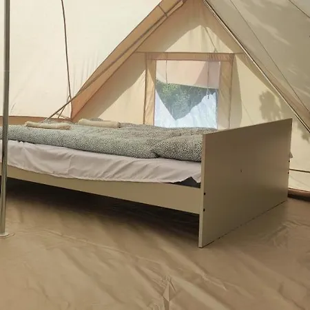 Glamping Nad Jeziorem ラグジュアリーテント