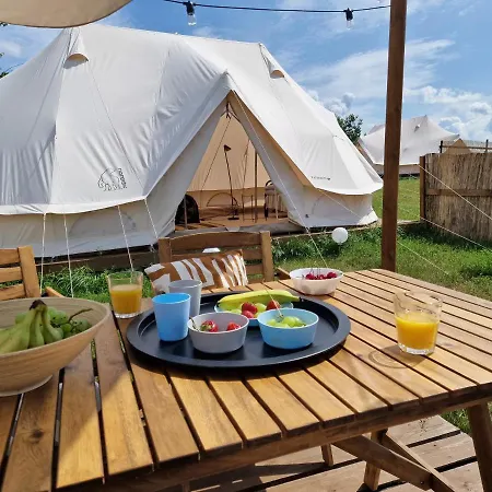 Luksusowy namiot Glamping Nad Jeziorem Nowe Guty