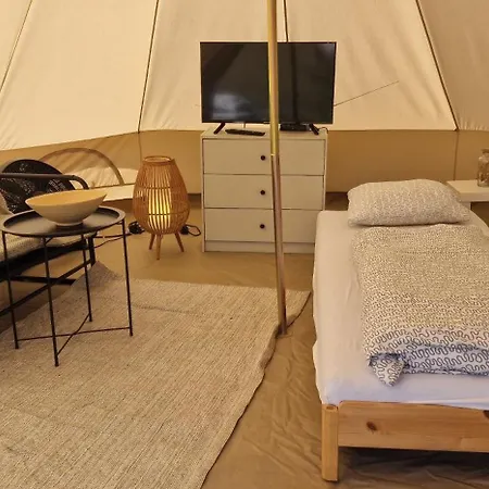 Glamping Nad Jeziorem Nowe Guty