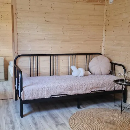 Niezla Szopka Domki Nad Jeziorem Kamp alanı Nowe Guty