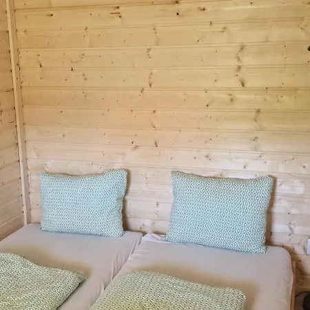 Niezla Szopka Domki Nad Jeziorem * Nowe Guty