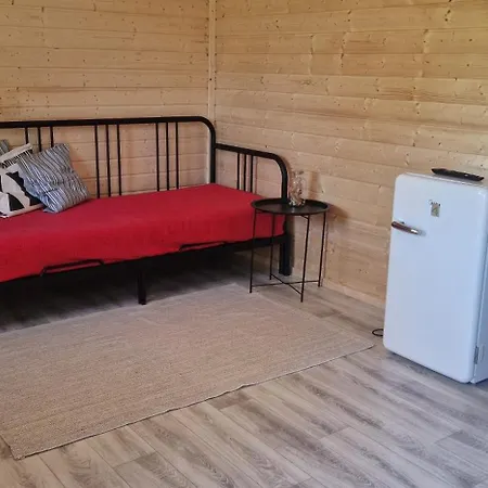 Niezla Szopka Nad Jeziorem Kamp alanı