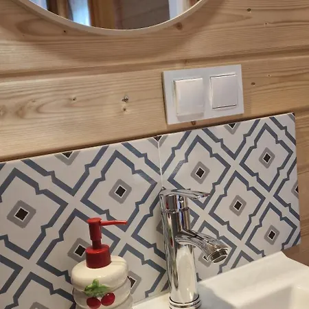 Niezla Szopka Nad Jeziorem Campingplads *