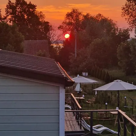 Kemping Niezla Szopka Nad Jeziorem