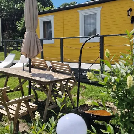 Niezla Szopka Nad Jeziorem Kemping Nowe Guty